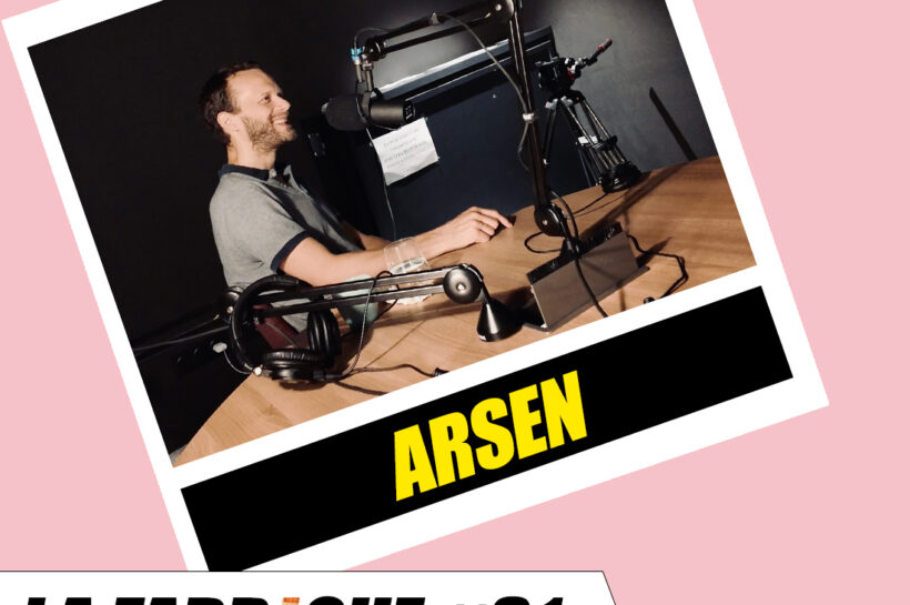Ramzi Assadi et Juliette Arnaud avec Arsen lors du podcast La Fabrique